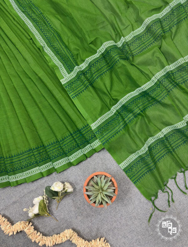 Pronoya - প্রণয়া